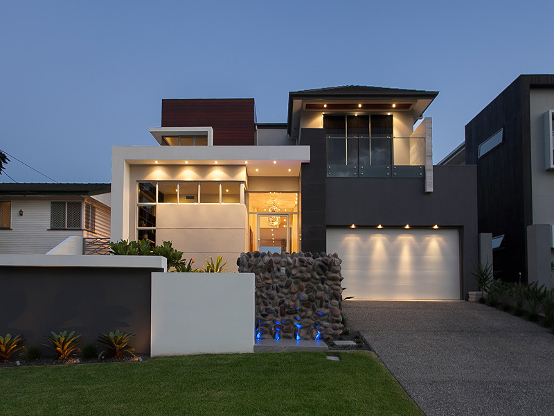 Design ideas for a contemporary house exterior in Brisbane.