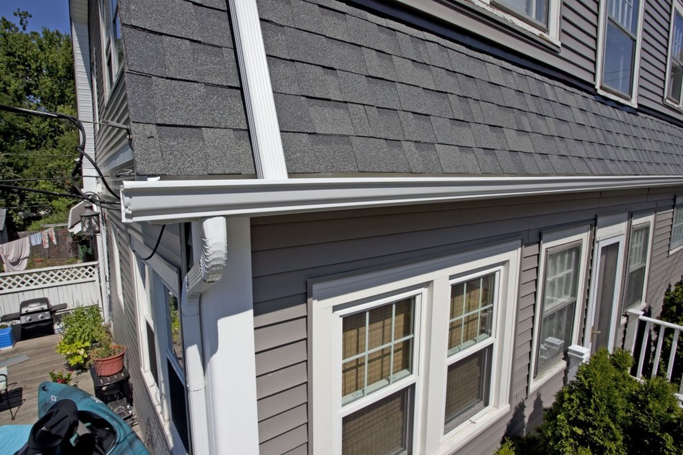 Odyssey 4" Clapboard Siding (Storm) with Owens Corning Estate Gray