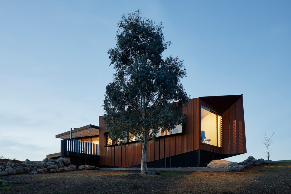 Inspiration for a contemporary exterior home remodel in Geelong