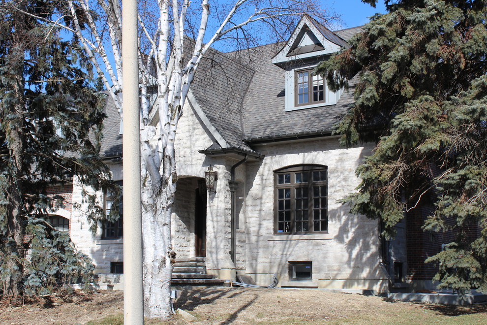 Old Kleinburg Project Traditional Exterior Toronto by Carmore