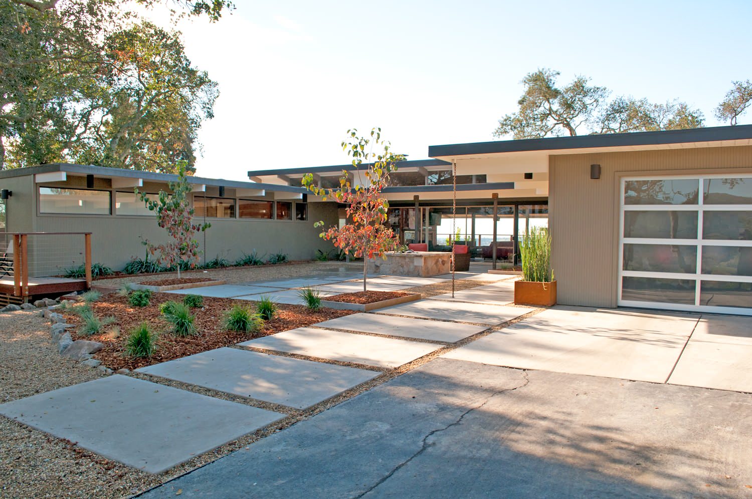 Houzz Tour: Respectful Updates for a Midcentury Atlanta Ranch