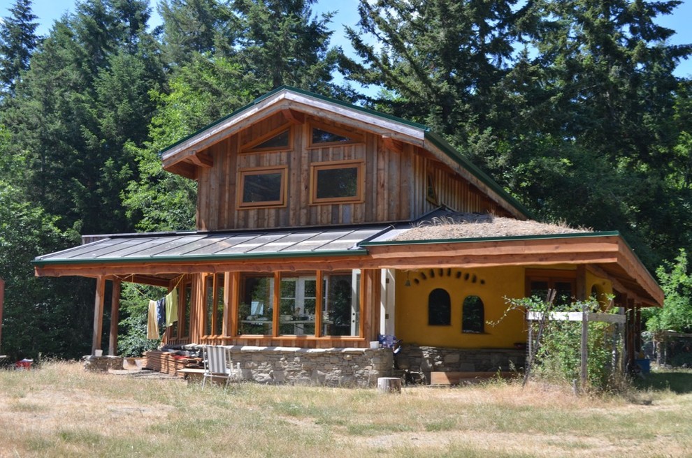 OUR Ecovillage, Freya's house House Exterior Other by Elke Cole