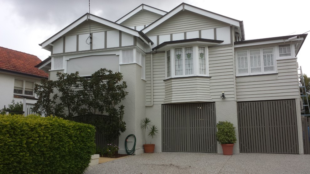 Example of an exterior home design in Brisbane