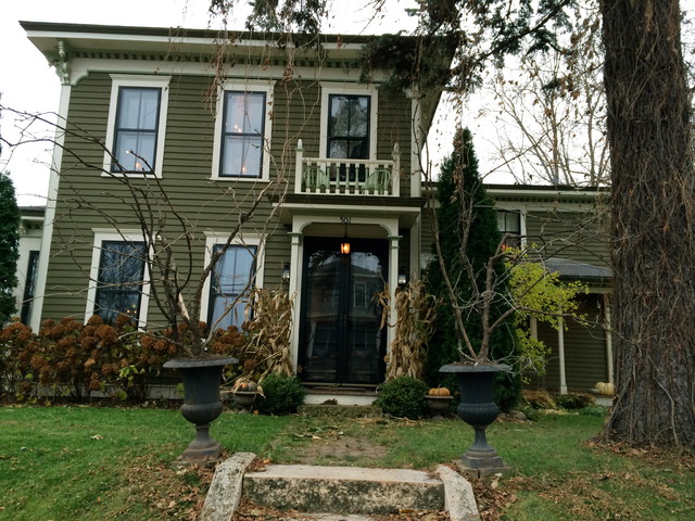 10 Spooky Halloween Decorating Ideas To Try In Your Garden