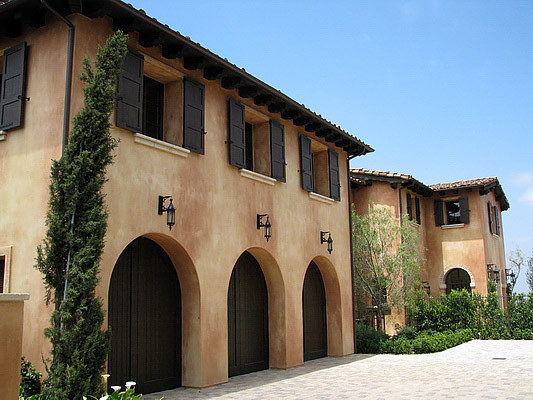 Immagine della facciata di una casa mediterranea