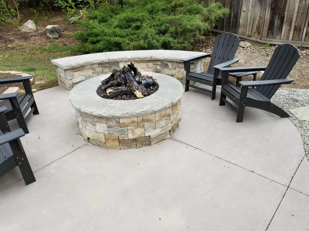 Outdoor Living Areas Kitchens, BBQs and Fire pits Traditional