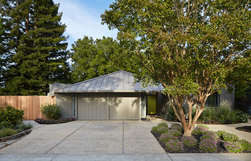 Inspiration for a 1960s exterior home remodel in San Francisco