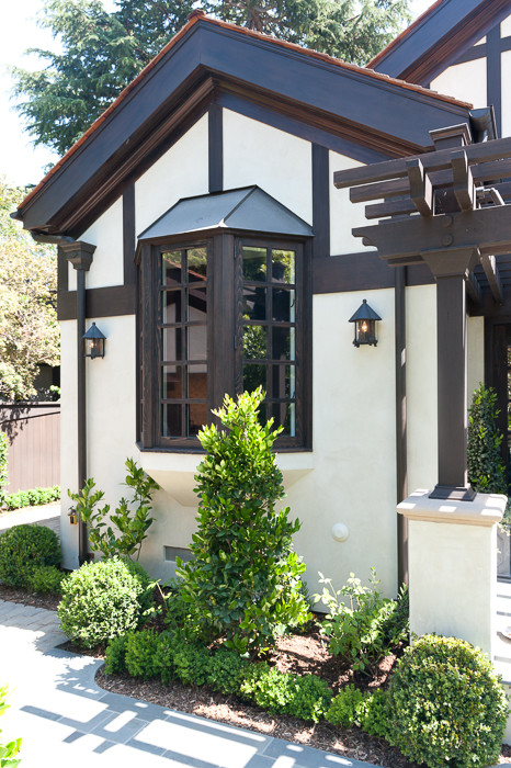 This is an example of a classic house exterior in San Francisco.