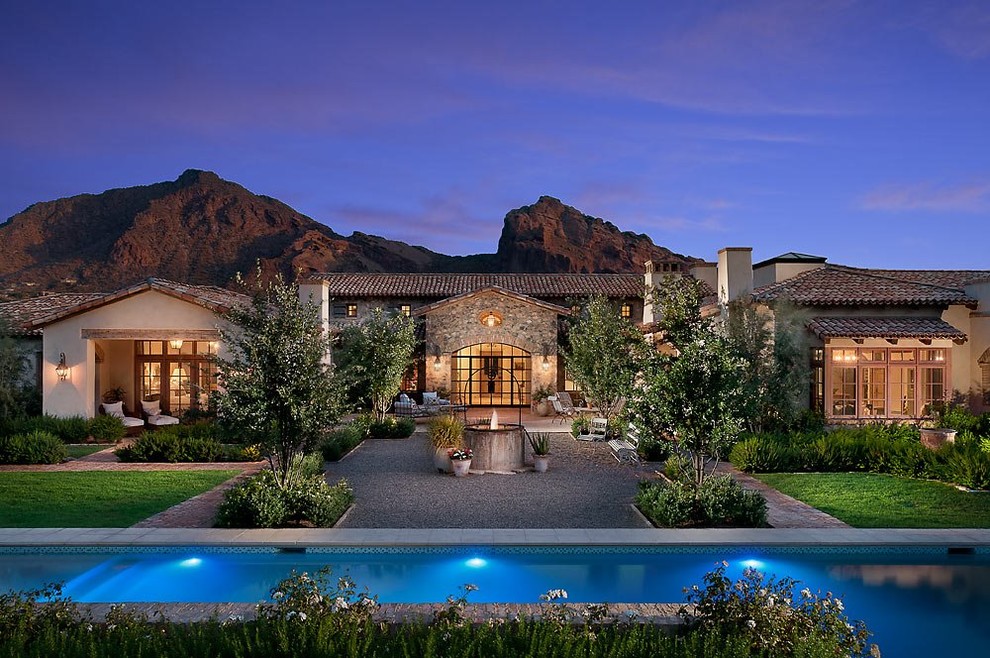 Photo of a large bungalow house exterior in Phoenix.