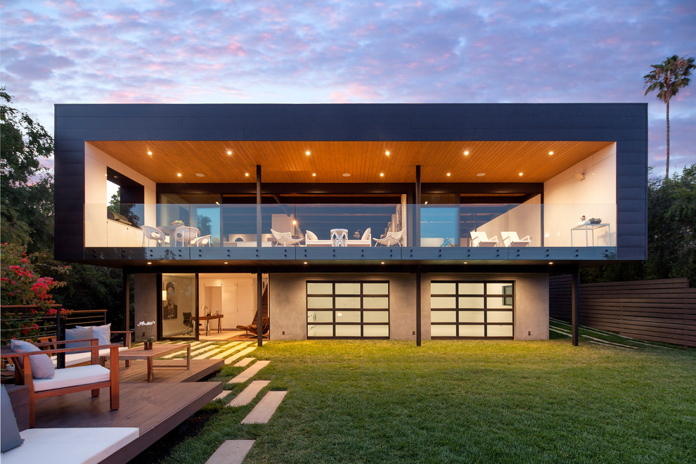 Trendy exterior home photo in Santa Barbara