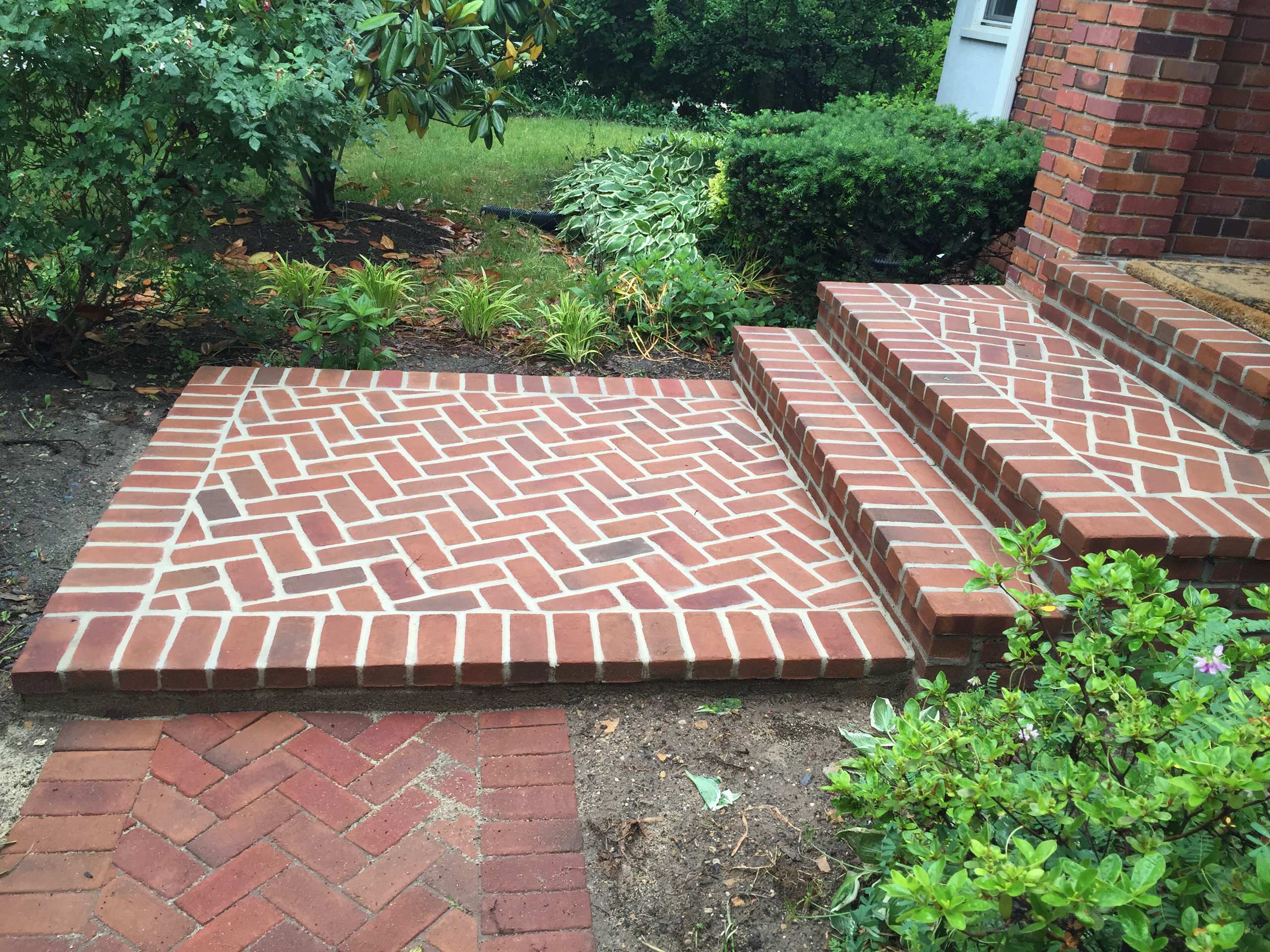 brick walkway herringbone pattern