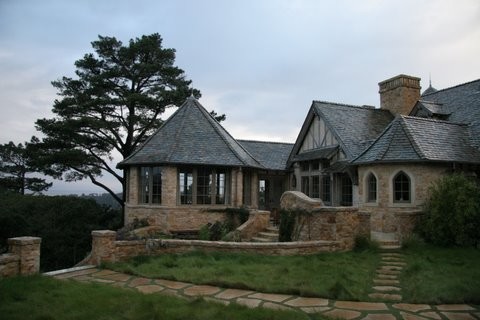Esempio della facciata di una casa rustica