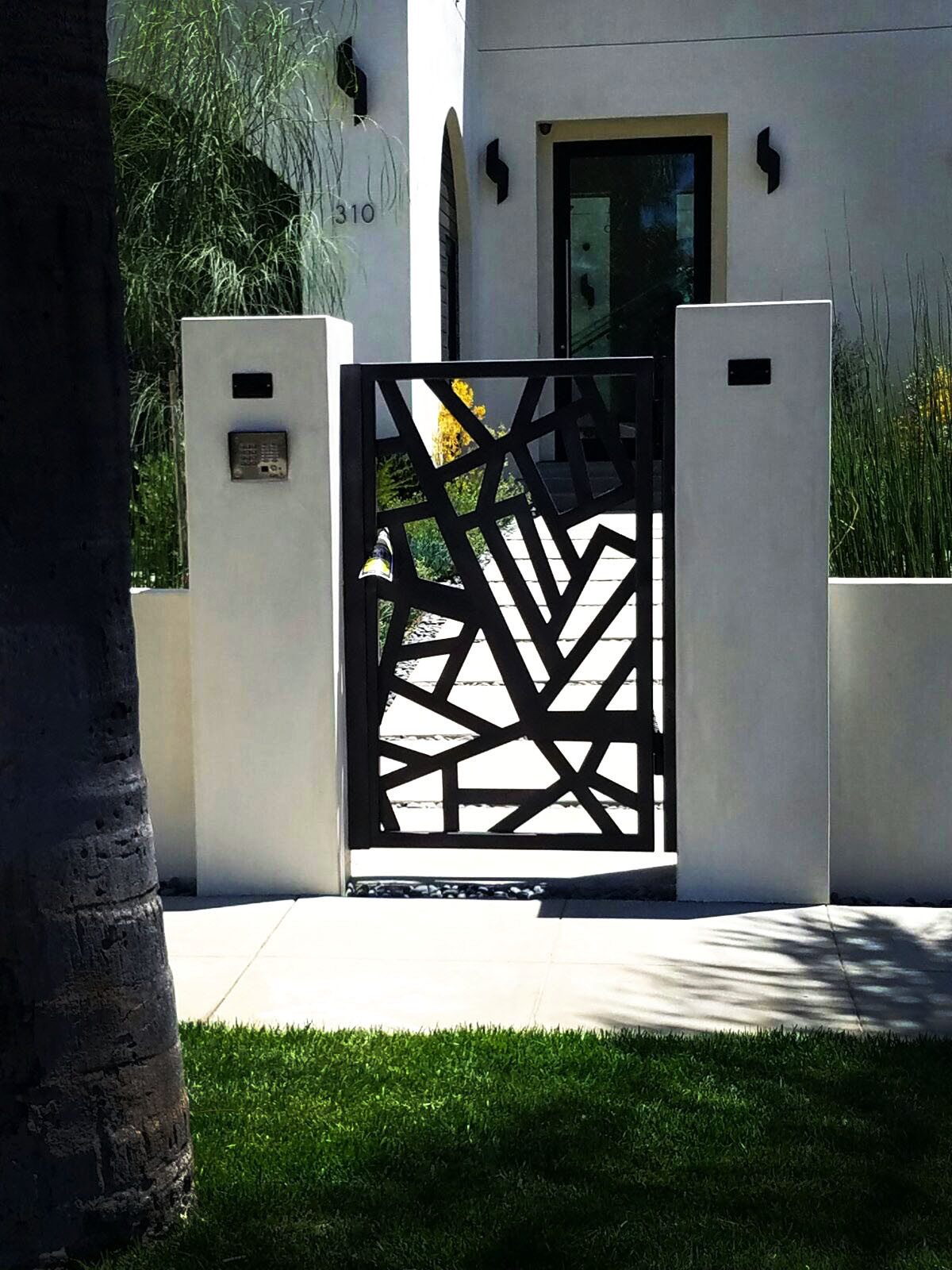 Side Entry Gate - Photos & Ideas | Houzz Side Entry Gate - Photos & Ideas | Houzz