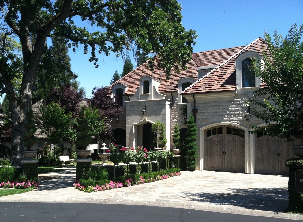 Photo of a traditional house exterior in Sacramento.