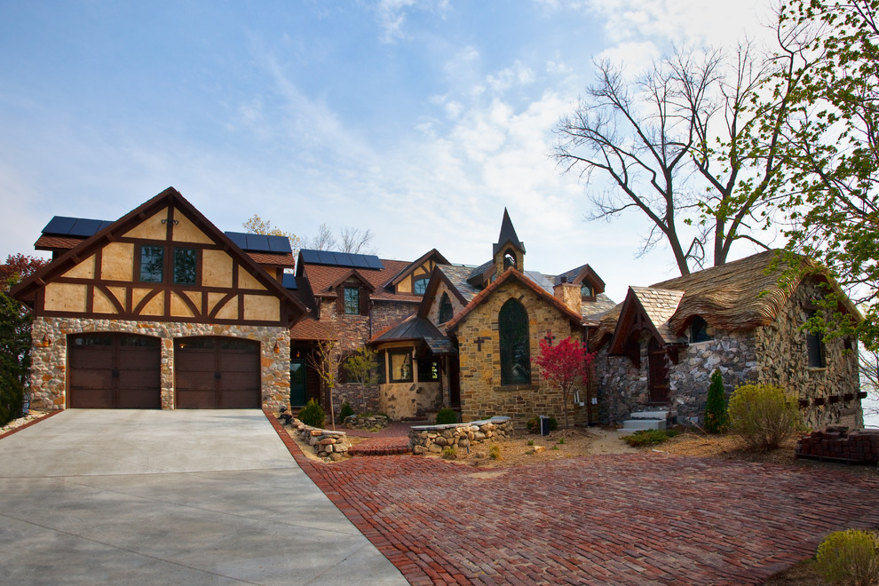 Inspiration for a timeless exterior home remodel in Milwaukee