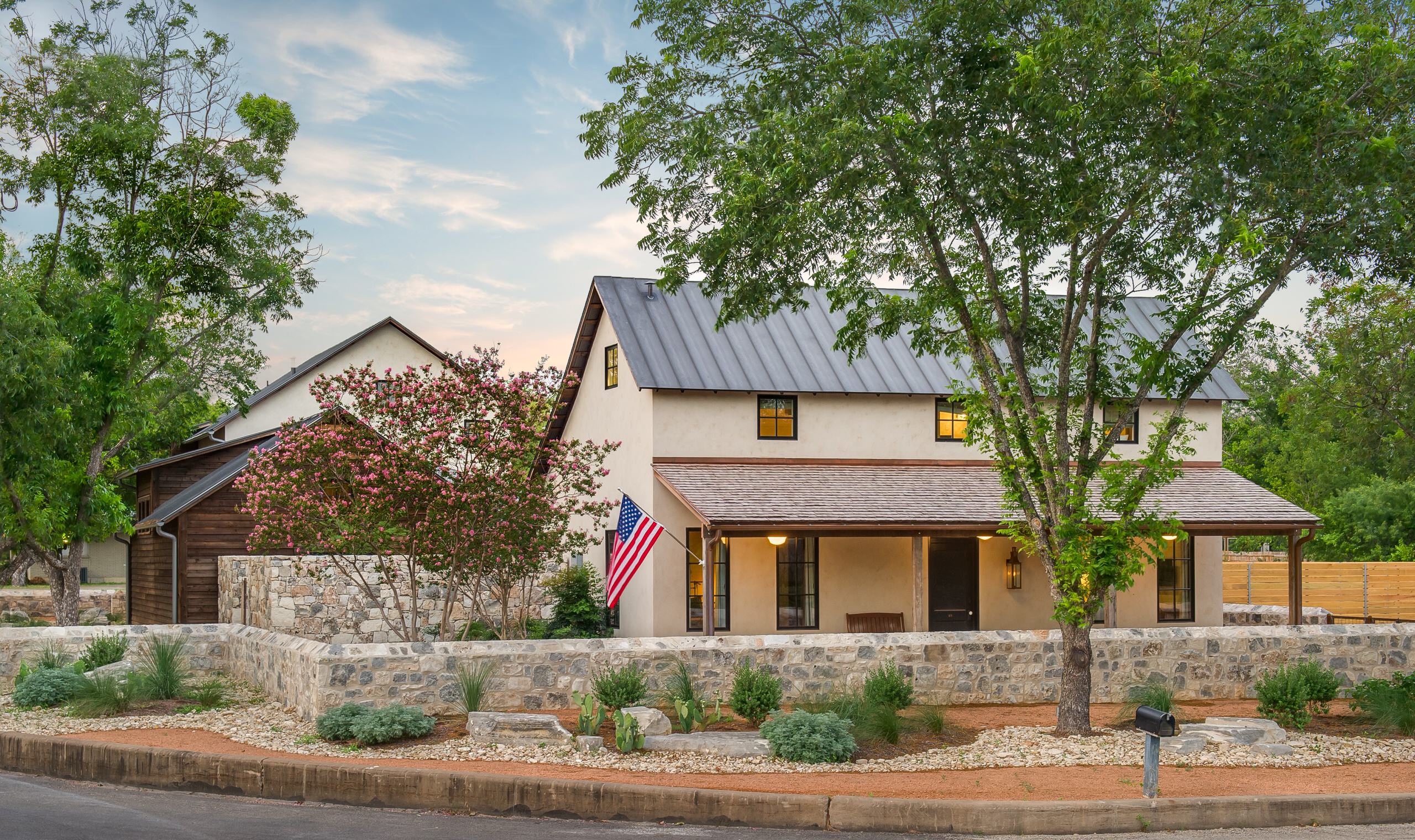 75 Farmhouse Stucco Exterior Home Ideas You'll Love - November, 2022 | Houzz