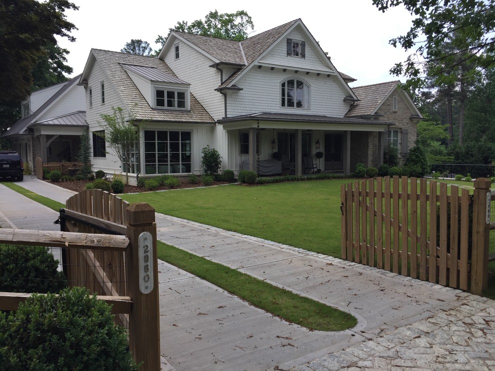 Inspiration for a medium sized and white rustic two floor detached house in Atlanta with mixed cladding, a pitched roof and a shingle roof.