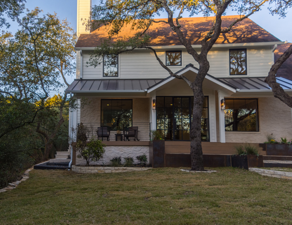 This is an example of a traditional detached house in Austin.