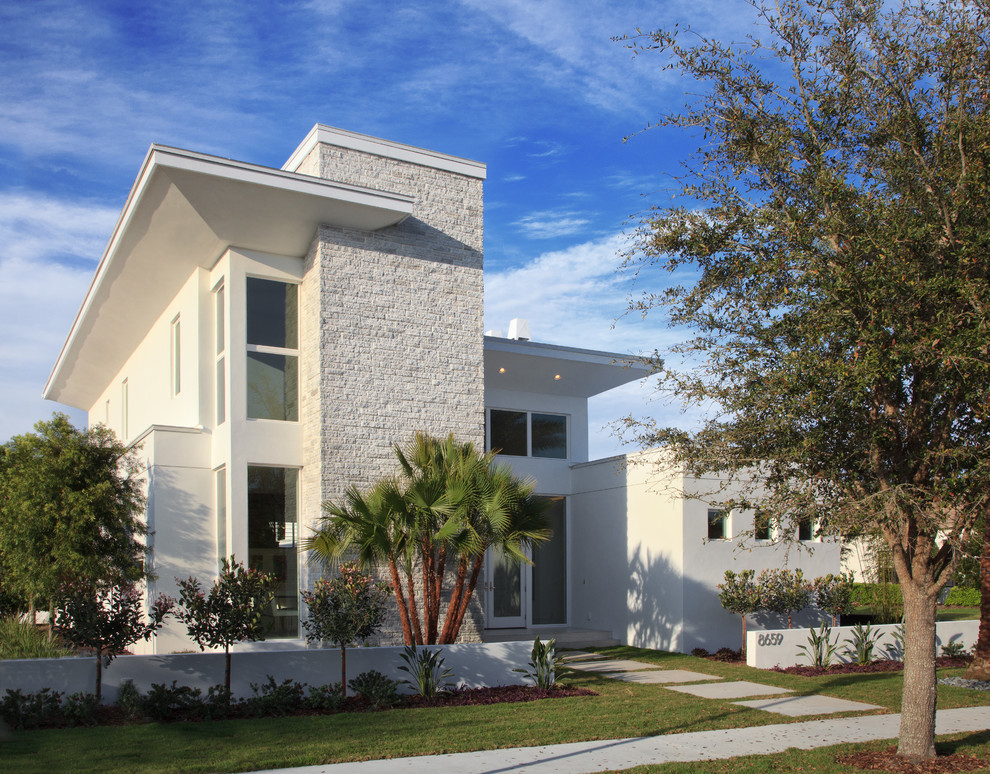Contemporary exterior home idea in Orlando