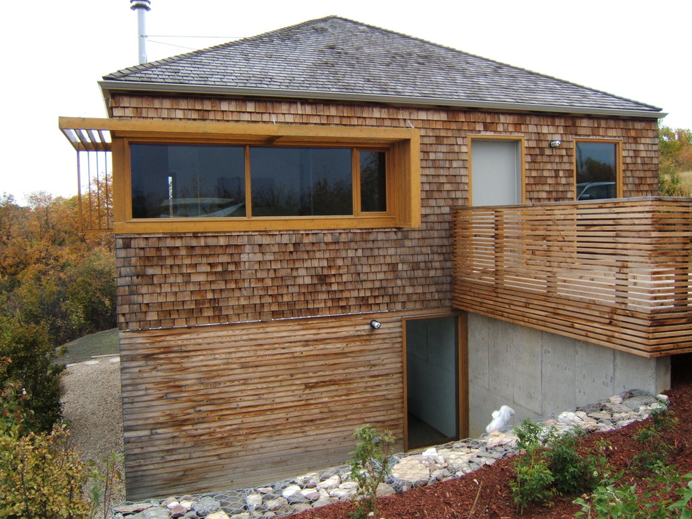 Modern exterior home idea in Calgary