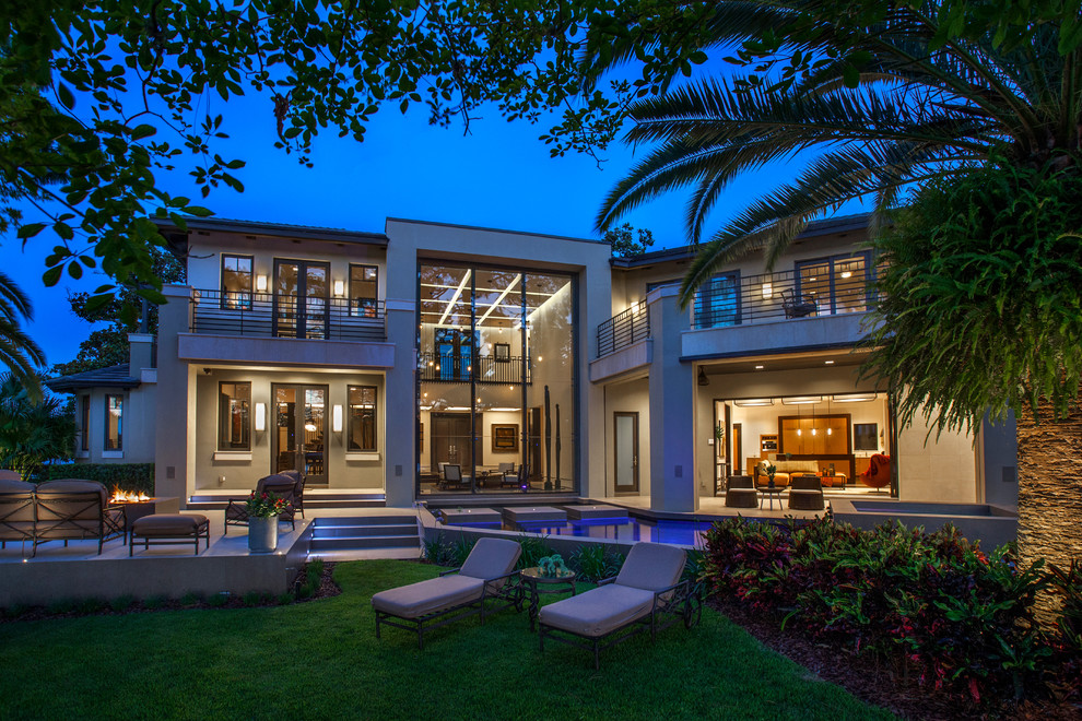 Design ideas for a contemporary house exterior in Orlando.