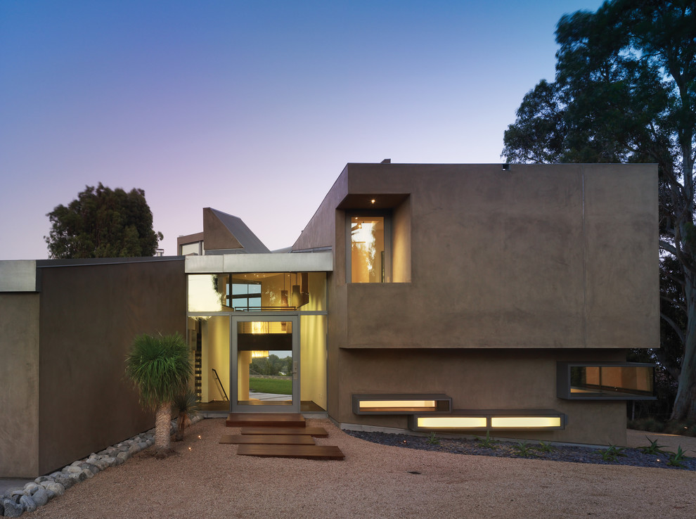 Photo of a medium sized modern house exterior in Los Angeles.