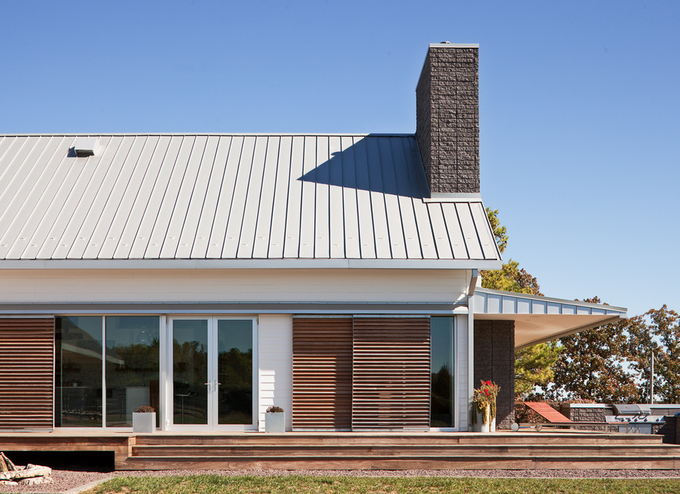 Minimalist exterior home photo in Kansas City