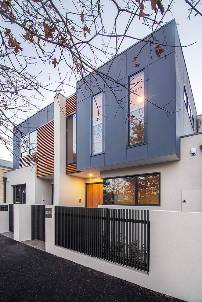 Zweistöckiges Modernes Haus mit Mix-Fassade und Flachdach in Melbourne