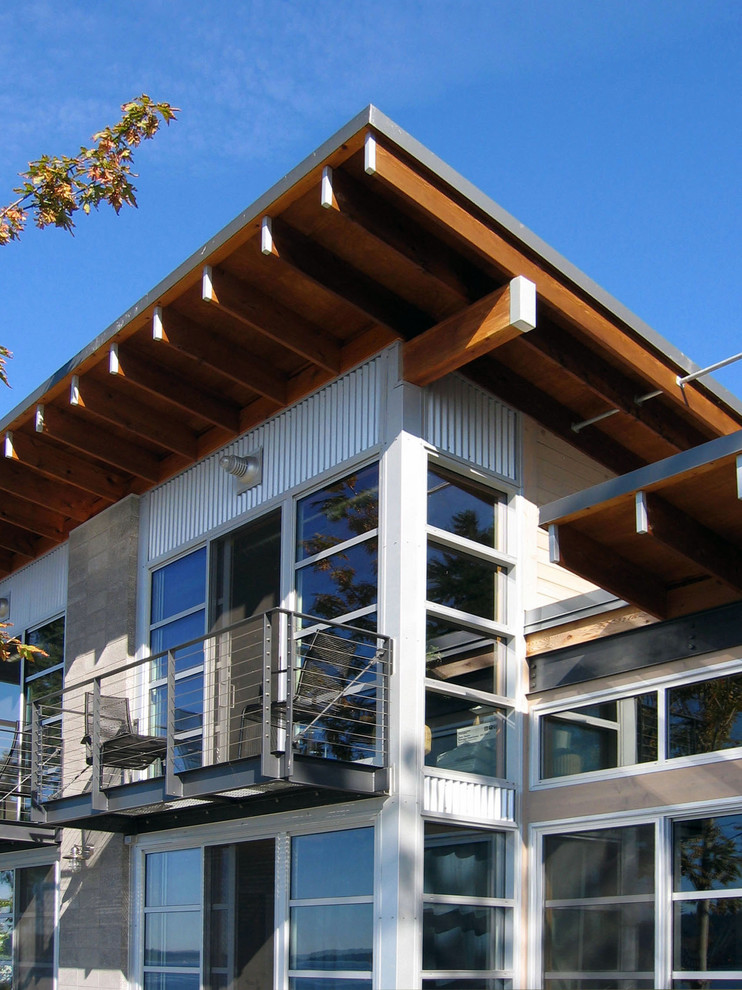 Industrial Haus mit Metallfassade in Seattle