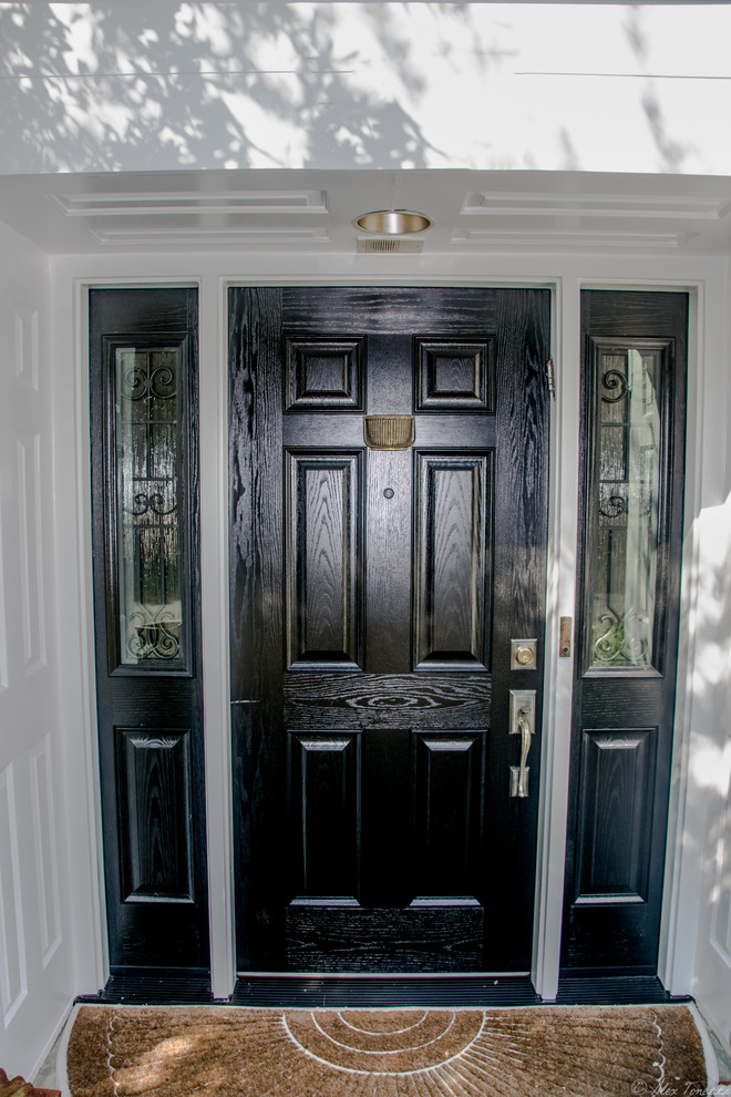 Potomac, MD. James Hardie Siding and Replacement Door Facciata