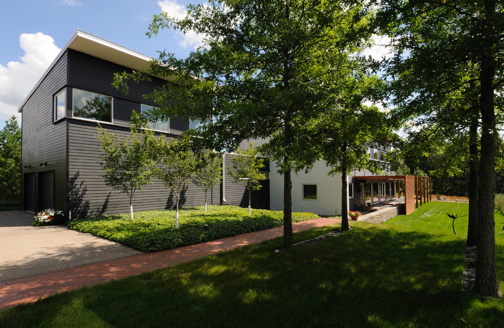 Modern exterior home idea in Minneapolis