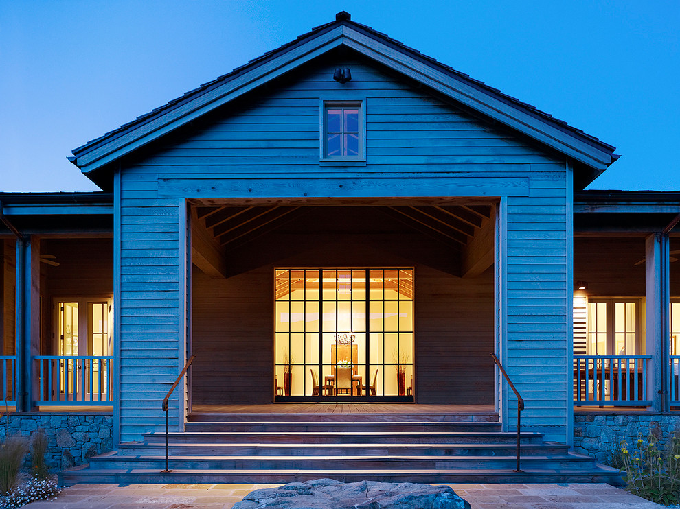 Klassische Holzfassade Haus mit Satteldach in San Francisco