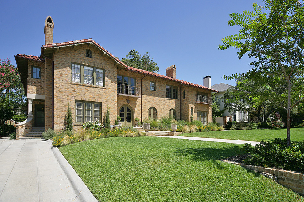 Princeton House Traditional Exterior Dallas by Domiteaux Garza