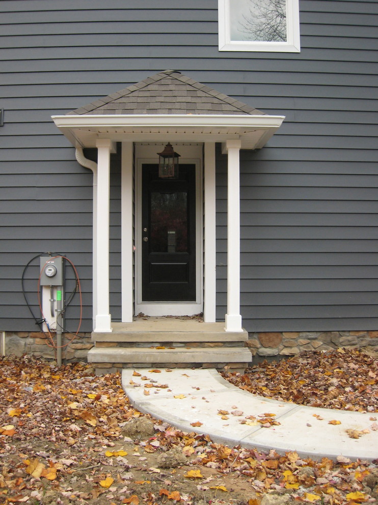 This is an example of a traditional house exterior in Cleveland.