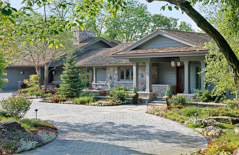 This is an example of a traditional house exterior in Grand Rapids.