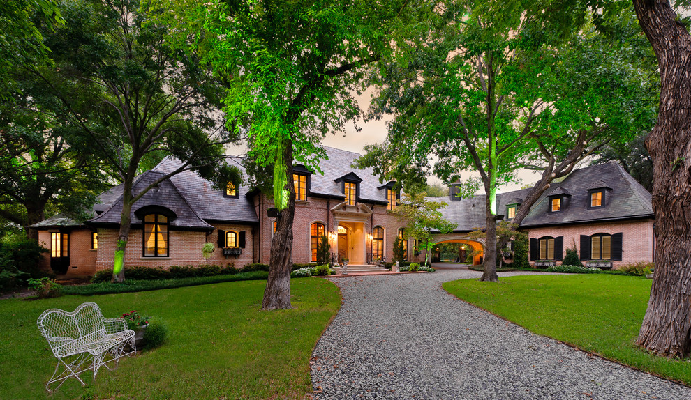 This is an example of a brick house exterior in Dallas.