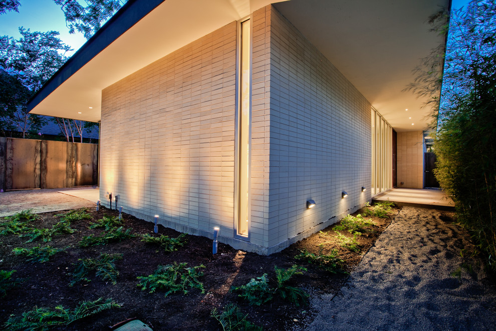 Design ideas for a modern house exterior in Albuquerque.