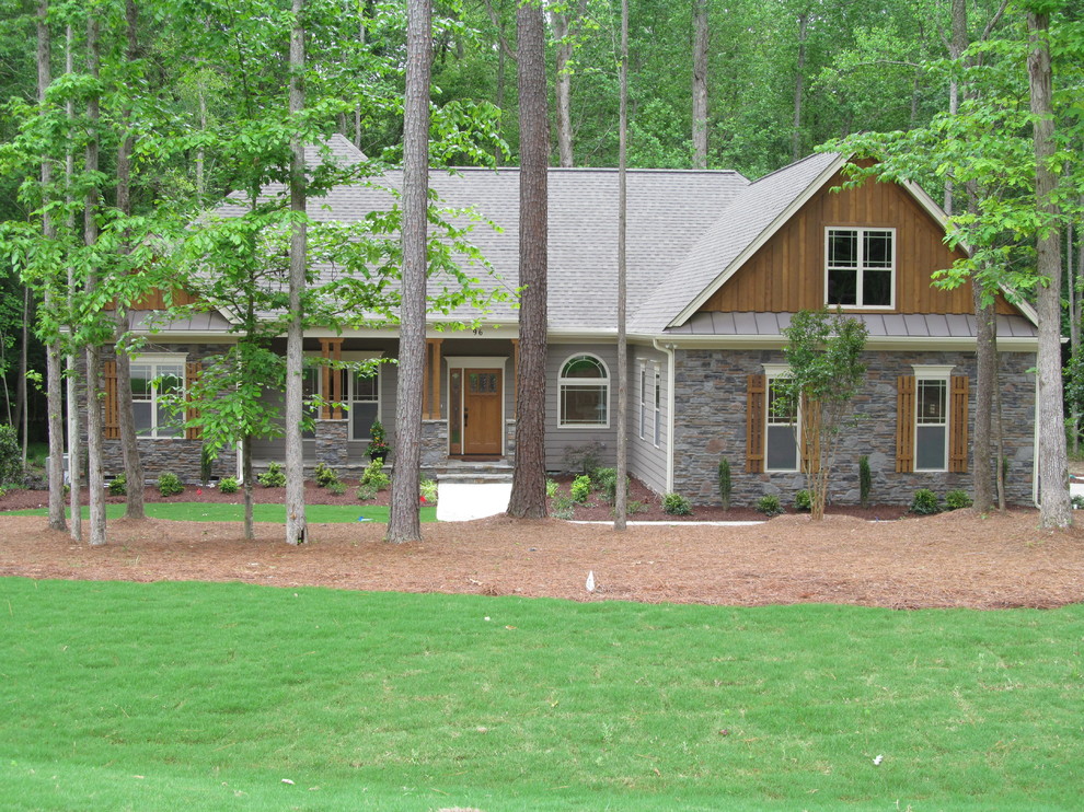 This is an example of a traditional house exterior in Raleigh.