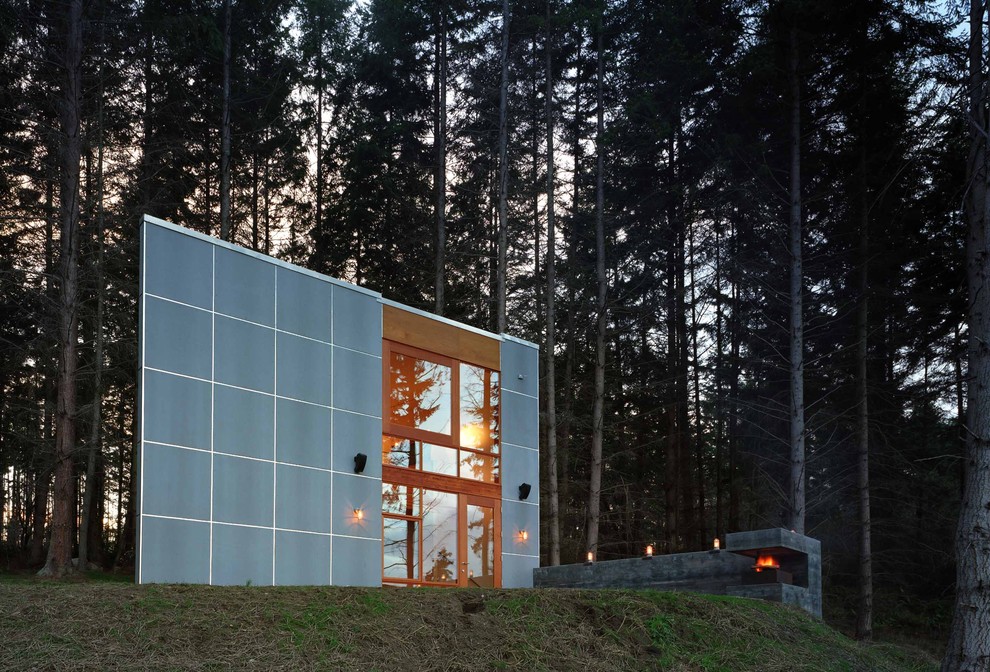 Kleines, Zweistöckiges Modernes Haus in Seattle