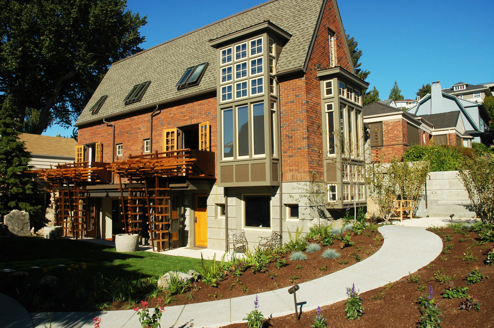 queen anne guest house Contemporary Exterior Seattle by Woollen