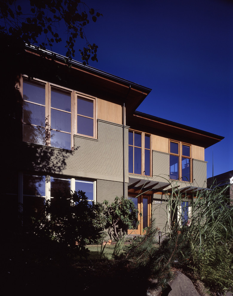 Contemporary house exterior in Seattle.