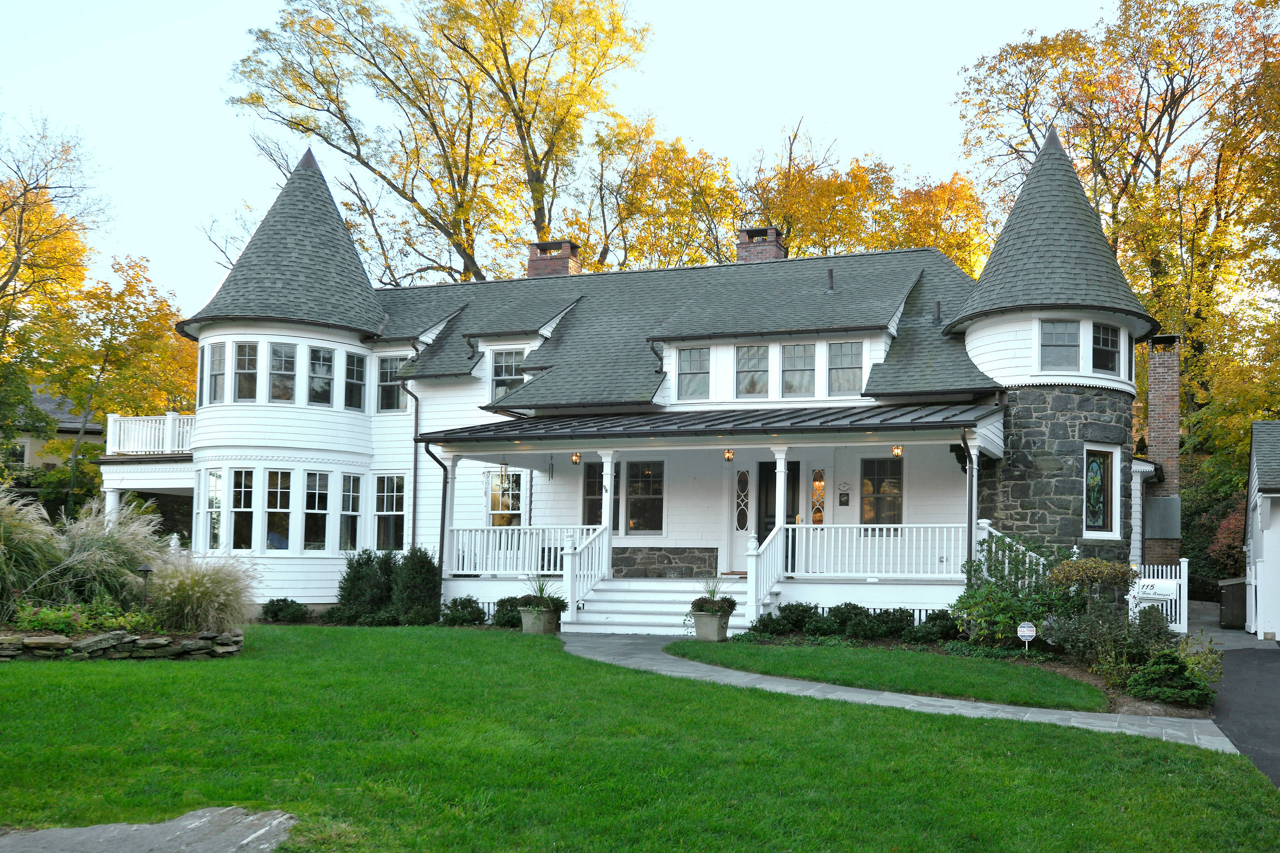 Modern Queen Anne House