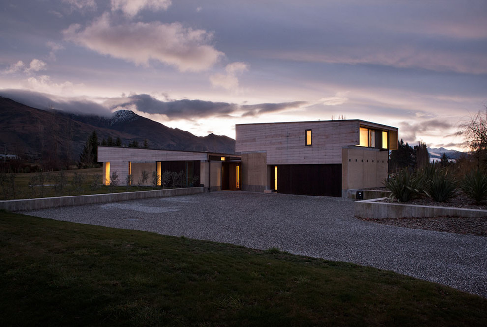 This is an example of a contemporary house exterior in Dunedin.