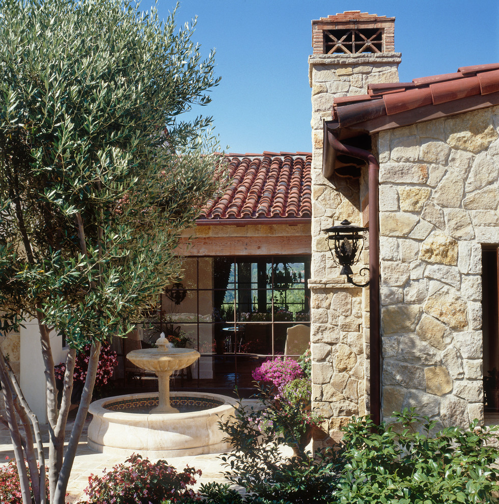 Пример оригинального дизайна: дом в средиземноморском стиле