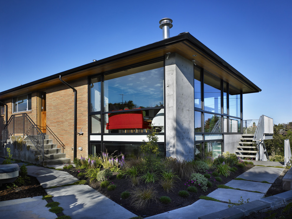 Inspiration for a modern one-story exterior home remodel in Seattle