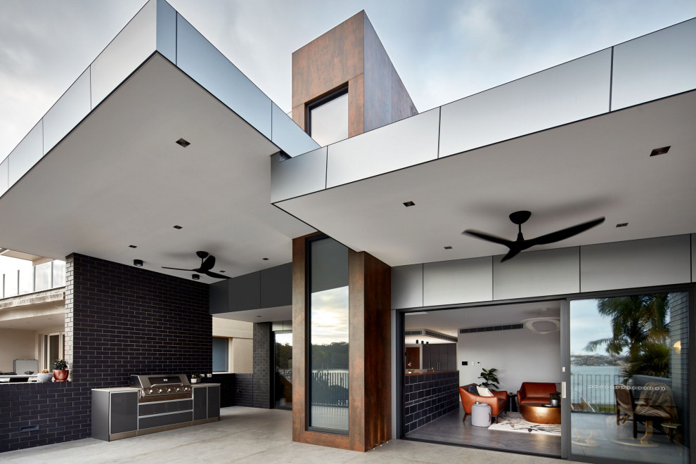 Modernes Einfamilienhaus mit Mix-Fassade und bunter Fassadenfarbe in Sydney
