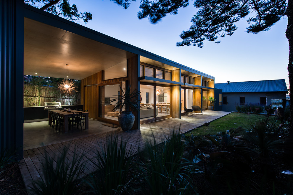 Photo of a contemporary house exterior in Newcastle - Maitland.
