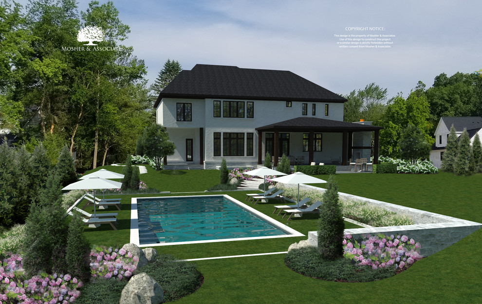 Imagen de fachada de casa blanca clásica extra grande de dos plantas con revestimiento de estuco, tejado a cuatro aguas y tejado de teja de madera
