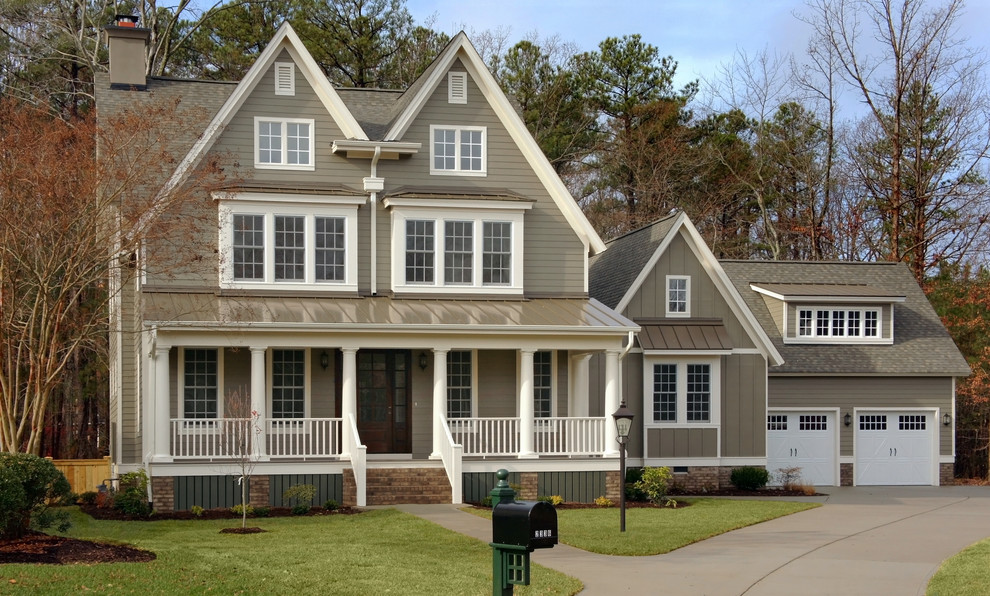 Design ideas for a classic house exterior in Richmond.