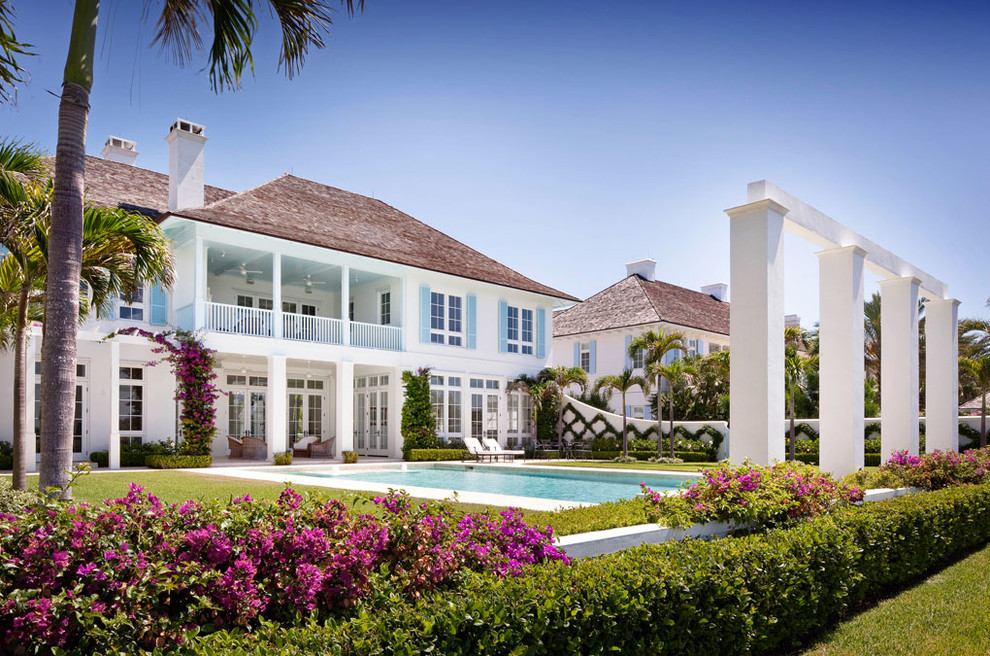 Inspiration for a tropical exterior home remodel in Miami